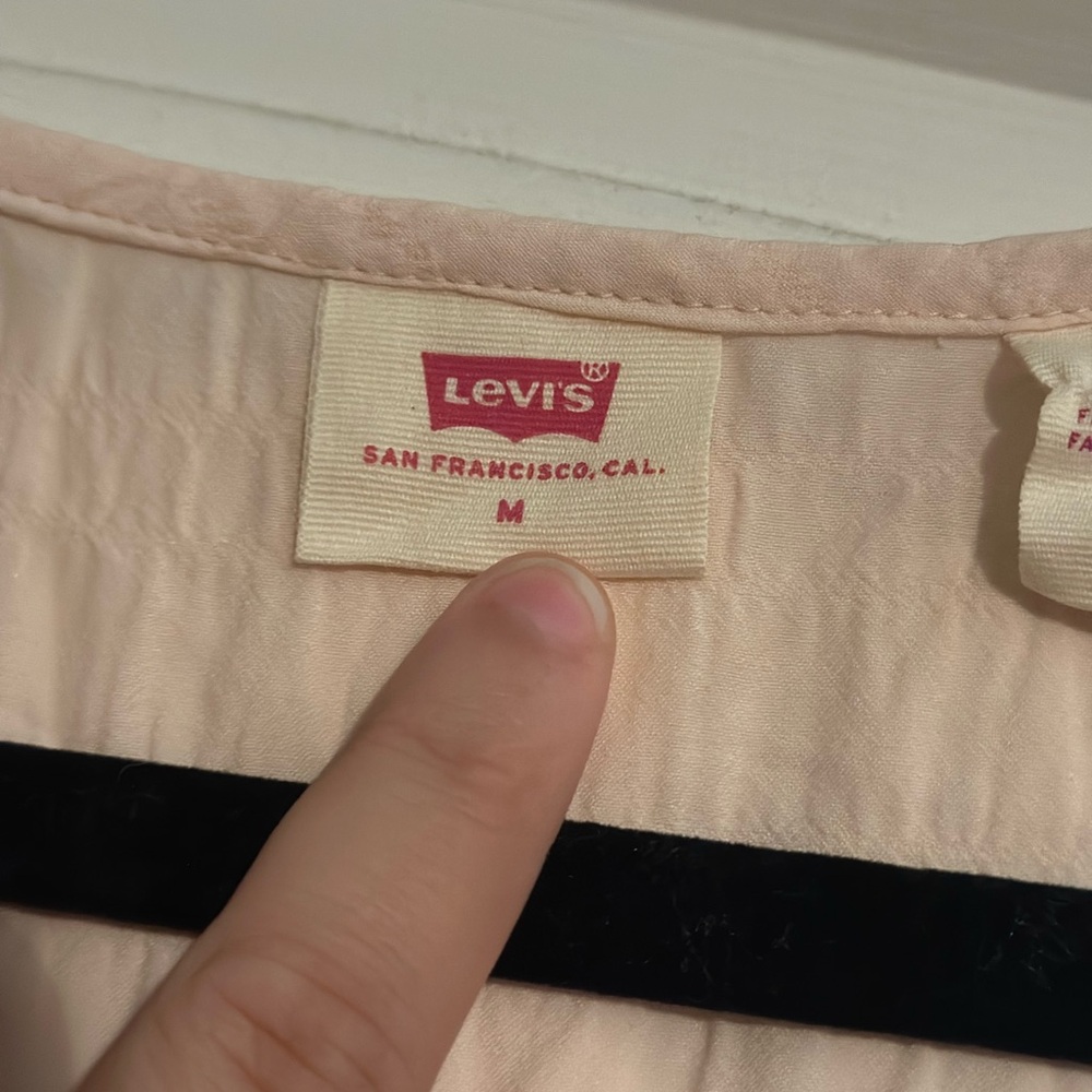 Levi’s open tied shirt - Picture 2 of 3